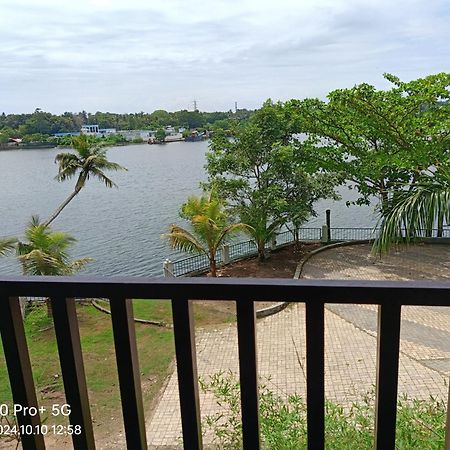 Ripples Backwater Resort, Kollam Exteriér fotografie