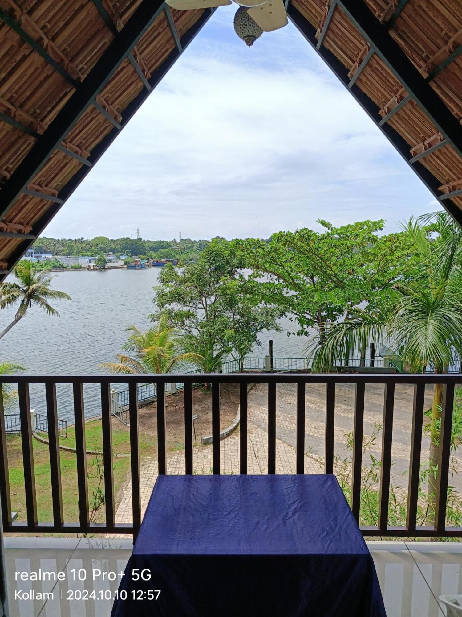 Ripples Backwater Resort, Kollam Exteriér fotografie