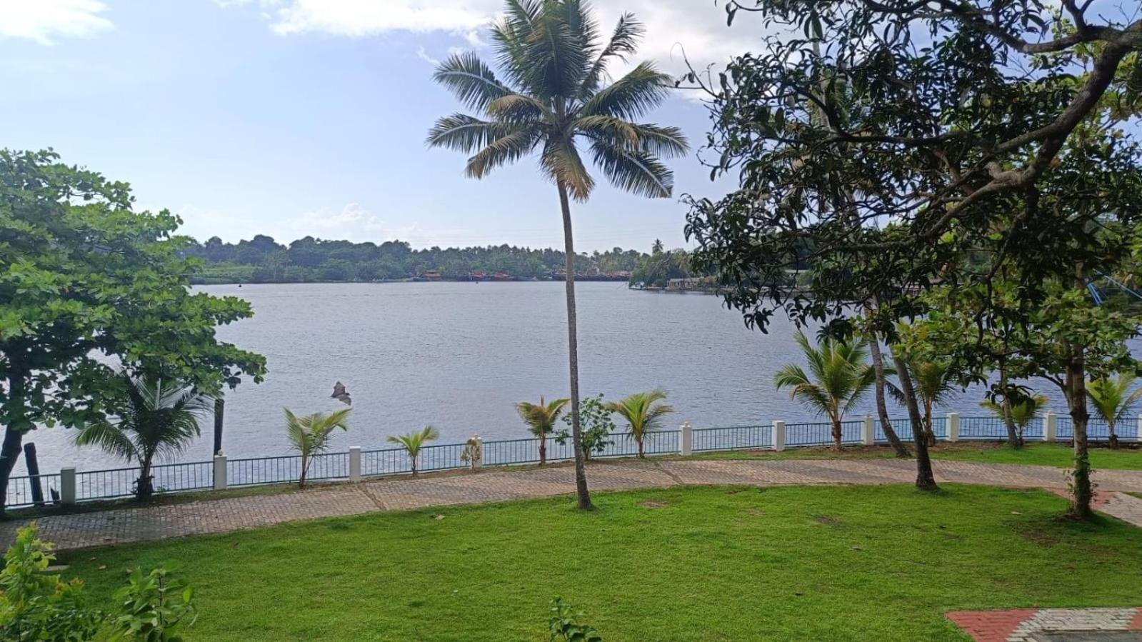 Ripples Backwater Resort, Kollam Exteriér fotografie